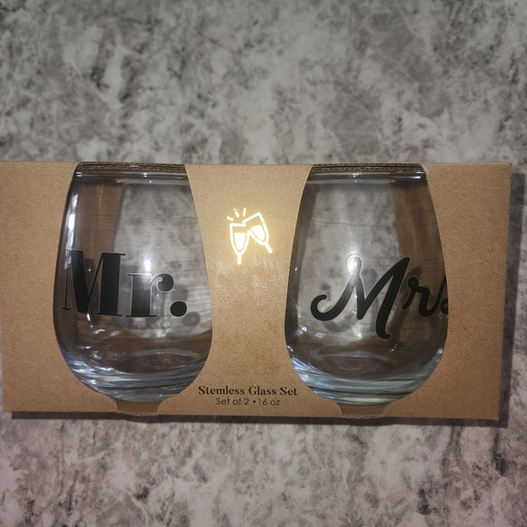 Mr. And Mrs. Stemless Glass Set of 2.      16 oz - Picture 1 of 2